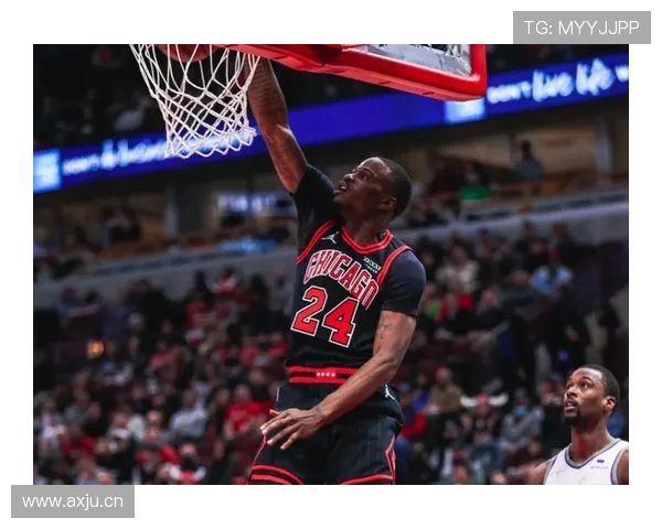 东部第七骑士晒登机照整装待发明日客场挑战公牛常规赛关键一战